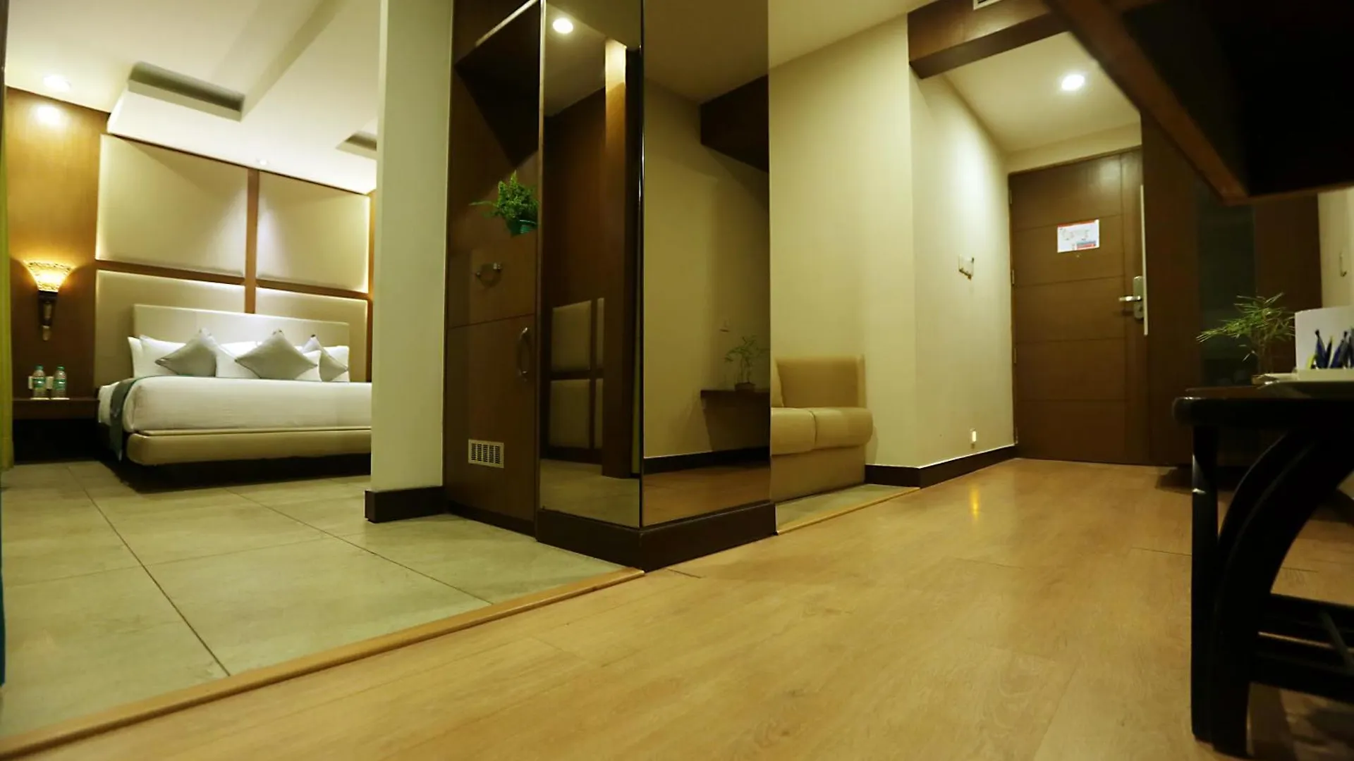 Hotel Prithvi Palace Igi Airport Delhi New Delhi 4*,