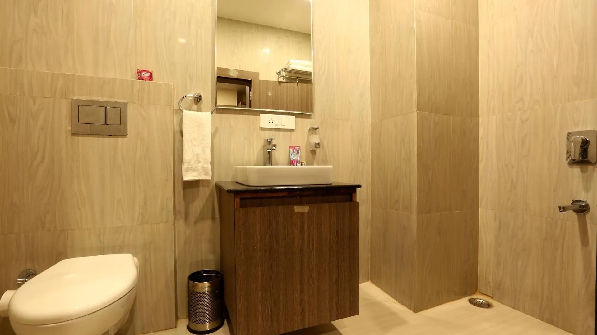 Hotel Prithvi Palace Igi Airport Delhi New Delhi 4*,  India